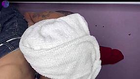 Novinho Fucks Big Ass Latina and She Cums in Two Minutes!