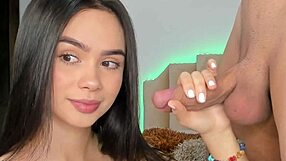 Linda modelo colombiana le encanta que le metan la verga en su apretada concha