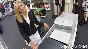 camera is focusing on an non-professional