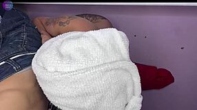 Novinho Fucks Big Ass Latina and She Cums in Two Minutes!