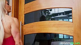 Muscle barbie fucks big cock