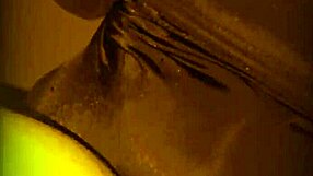 Amateur brunette housewife enjoys verga and panocha sucking!