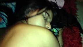 dejo quedar en el porche de mi casa a la puta de la esquina y esta en agradecimiento me folla rico