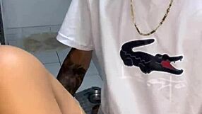 cousin's shorts bulge too tempting for her juicy pussy kiss