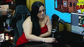 Pri Melancia Bares Massive Tits Shakes Fat Ass on Podcast for P�pum no Barraco