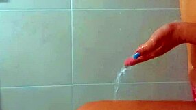 I love watching tanned latina girls shower after beach