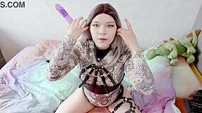 Cute amateur teen toys pussy before wild party fun