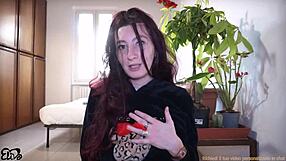 WOW! THIS SLUTTY GIRLFRIEND FLASHES HER SKINNY ASS THEN GETS POUNDED RAW IN DORM!