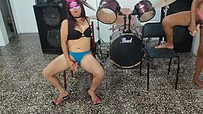 yo morena n her indigenous friend dildo pussy play new years eve vibes 🔥