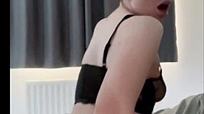 英国骚货藏不住饥渴女友冲动