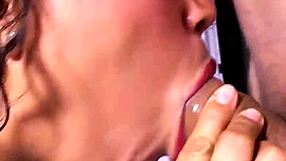 le chupo la vergota enorme al amigo de mi novio en casa