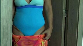 Stepmom Shaves Pussy for Bikini at Beach Voyeur Show