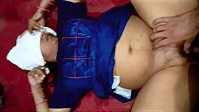 INDIAN BHABHI'S TIGHT PUSSY POUNDED WITH HINDI MOANS!