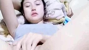 Amateur babe squirts wildly on masturbation machine twice