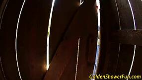 ginger skank peez everywhere so hot!!