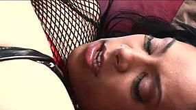 Jazmine Cashmere Takes Huge Black Cock in Phat Booty