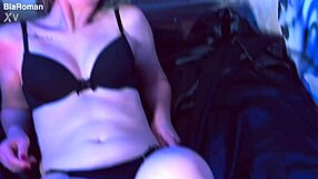 wanna see these hotties rub their messy feet all over each other?