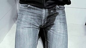 i soak my jeans peeing desperately in the toilet