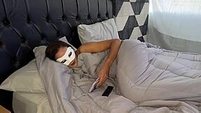 acordei o amigo do corno e já tava rolando sexo quente na minha frente