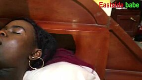 I admire ebony amateur girl's fierce energy