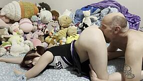 Cheerleader teen, use pussy on stepdad for his car keys?