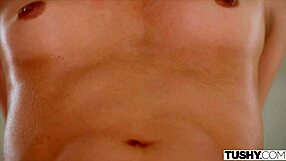 how does vanna bardot's tight ass gape so wide open?