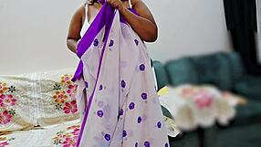 indian bhabhi tempts in traditional saree revealing curves