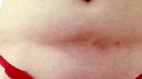 olha eu brincando com meu pau na cam mostrando a calcinha