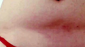 olha eu brincando com meu pau na cam mostrando a calcinha