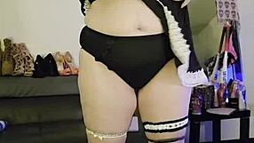 amateur mature bbw sandra masturbates wet pussy on candid homemade vid