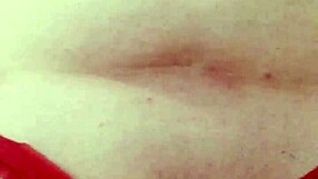 olha eu brincando com meu pau na cam mostrando a calcinha