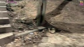 Mais um dia eu sendo puta de corno no gloryhole completo no red