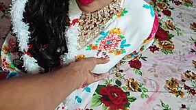 Little sister has sex with stepbrother in clear Hindi audio