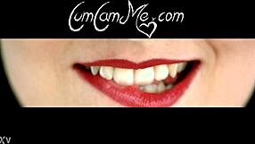 Cumcamme big ass teen rides water bottle deep anal on webcam