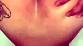 mi padrastro cachondo me folla el culo en doggystyle casero