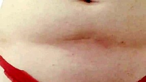 olha eu brincando com meu pau na cam mostrando a calcinha