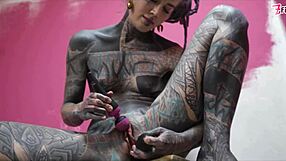 She stretches her workwear ass with toys gapes wide and squirts hard