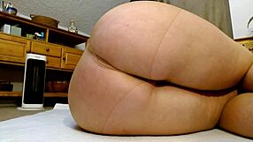 Dawnskye1962 spreads pantyhose feet big ass hairy pussy solo