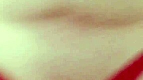 olha eu brincando com meu pau na cam mostrando a calcinha