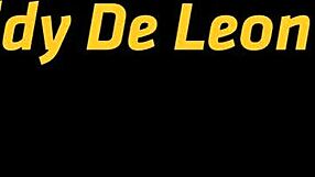 Leidy teaches Amaris pussy licking with toys up close