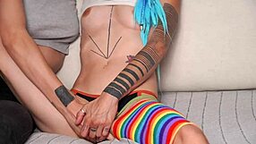 Pompata italiana skinny con dialoghi sporchi dal gommista in culo