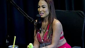 belinha baracho provoca em casa de swing com roupa sheer vermelha