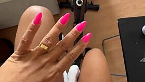 bom dia na bike com kriss hotwife de biquíni mostrando tudo