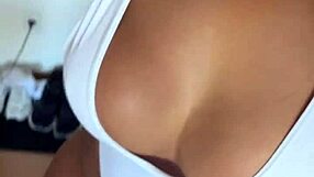 bom dia na bike com kriss hotwife de biquíni mostrando tudo