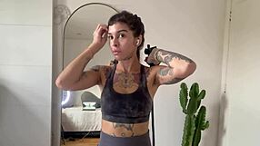 Ever wonder how nikatsu stretches that yoga ass during gym warm-up sessions?