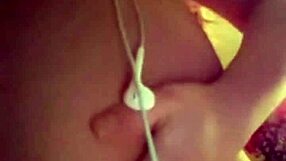 blonde teen babe prostitute masturbates her big ass pussy on cam!