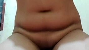 Thick goddess shakes curvy nude body, massive boobs bounce wildly