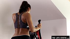 Tanned brunette teen sneaks vibrator into sweaty gym workout for nude orgasm.