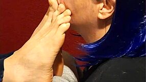 she craves sucking my toes all day long