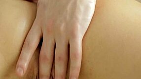 DOING LUSTY SPLIT WITH HOT OILED TEEN SLUT PUSSY